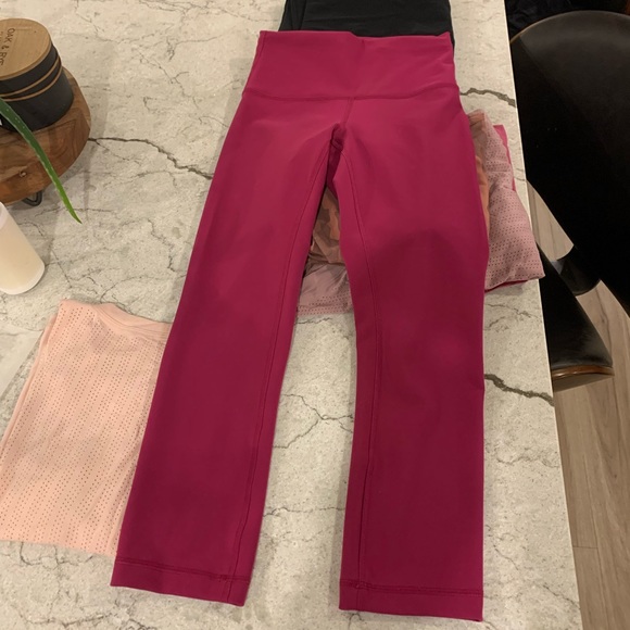 Lululemon Cropped 21”Leggings - Picture 2 of 5